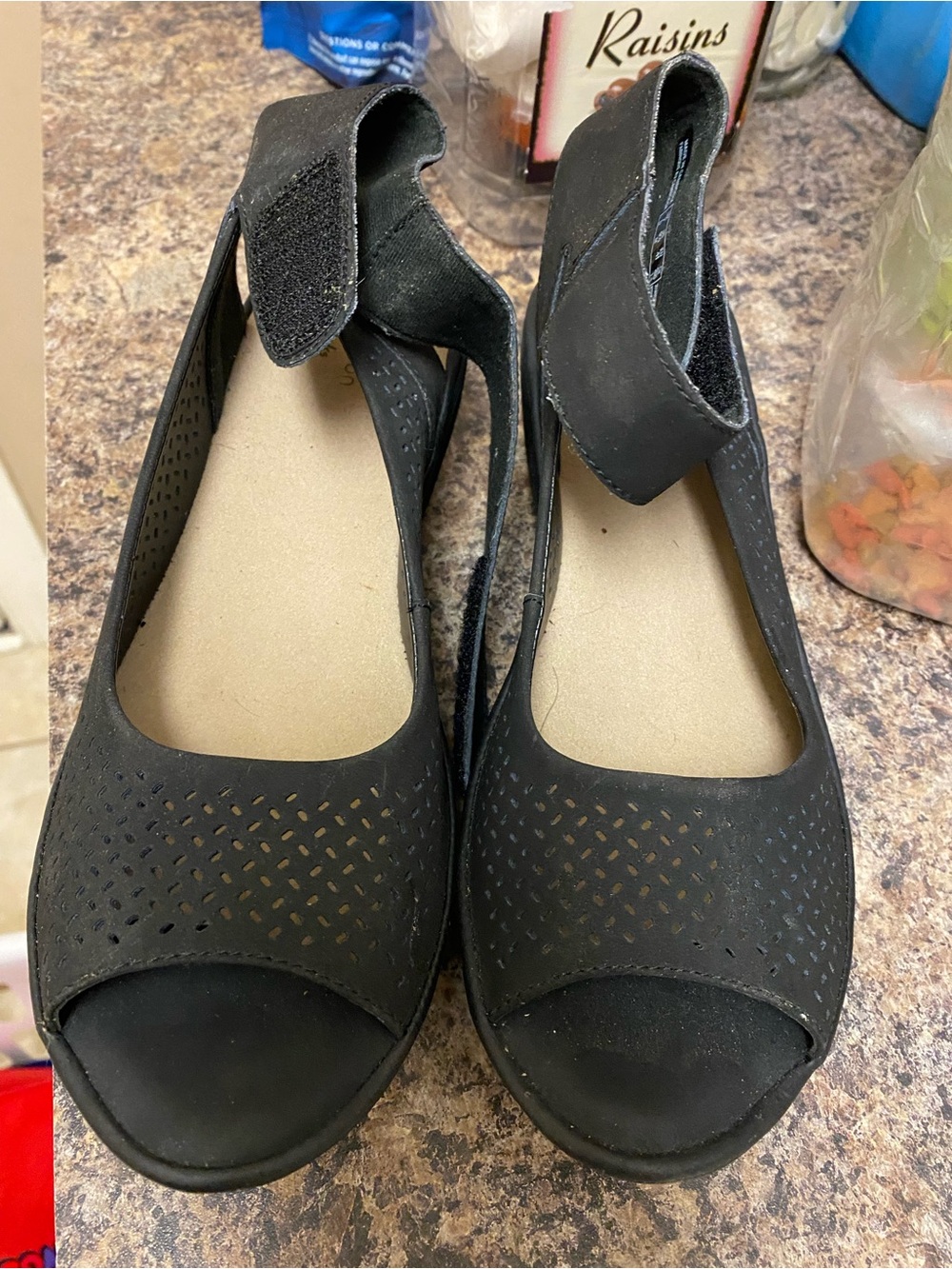 New Clarks Women's Black Perforated Wedge Sandals